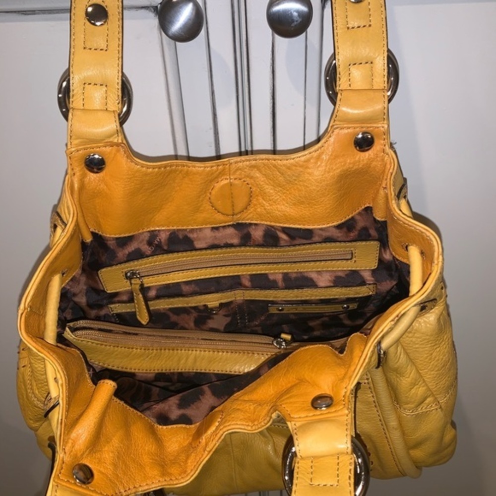 B. Makowsky yellow leather shoulder bag purse EUC - Picture 3 of 7